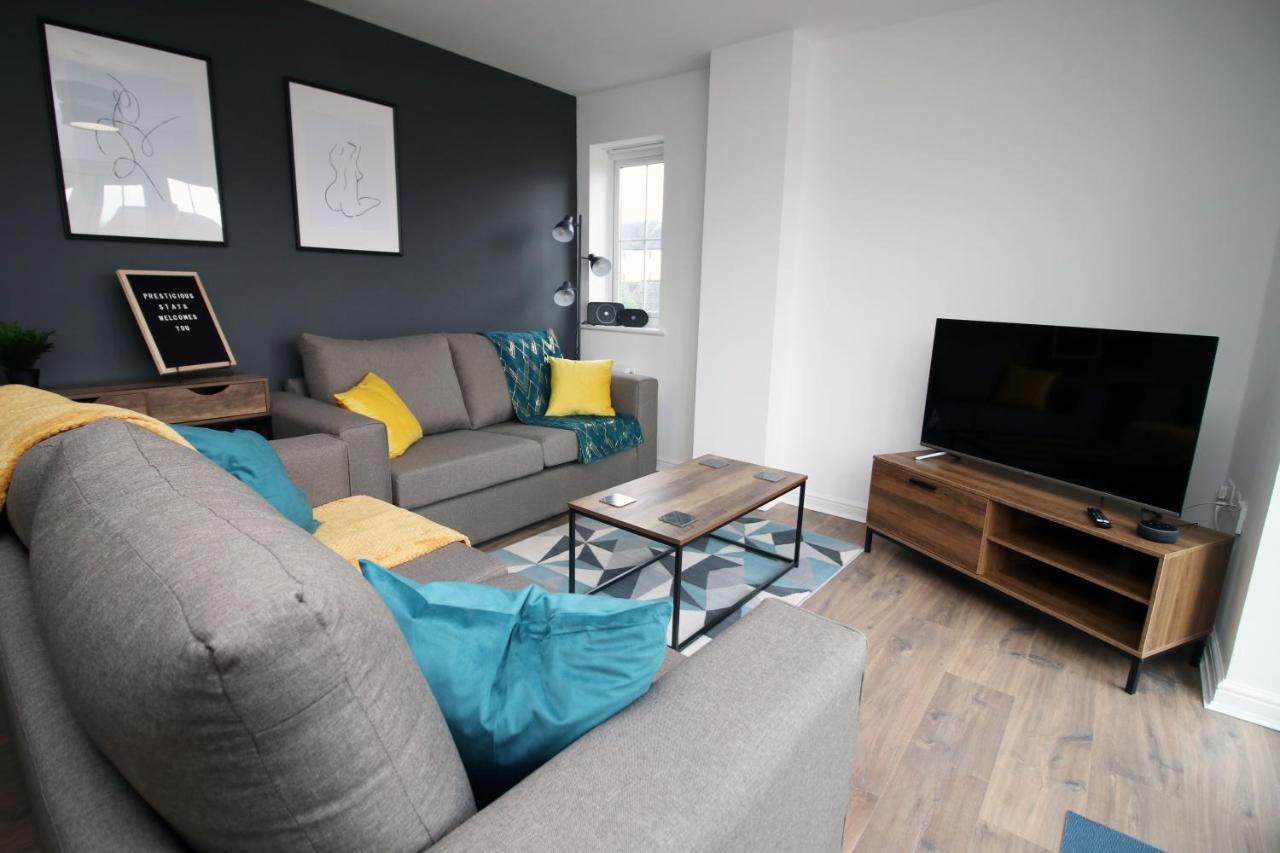 Delft - Spacious Home, High Speed Wi-Fi, Free Parking, Terrace 스윈던 외부 사진